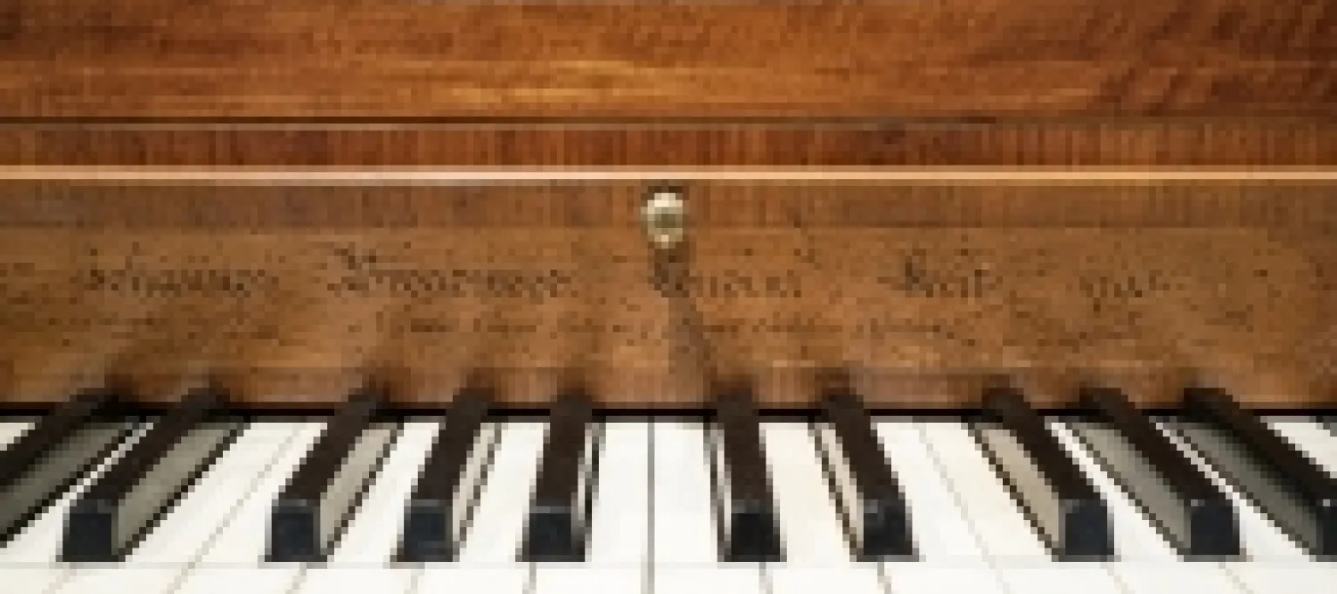 a piano keyboard